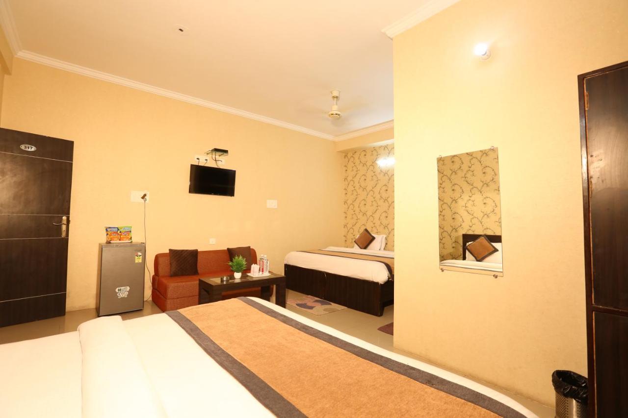 Hotel Nexus L Hotels In Charbagh Λάκναου Εξωτερικό φωτογραφία