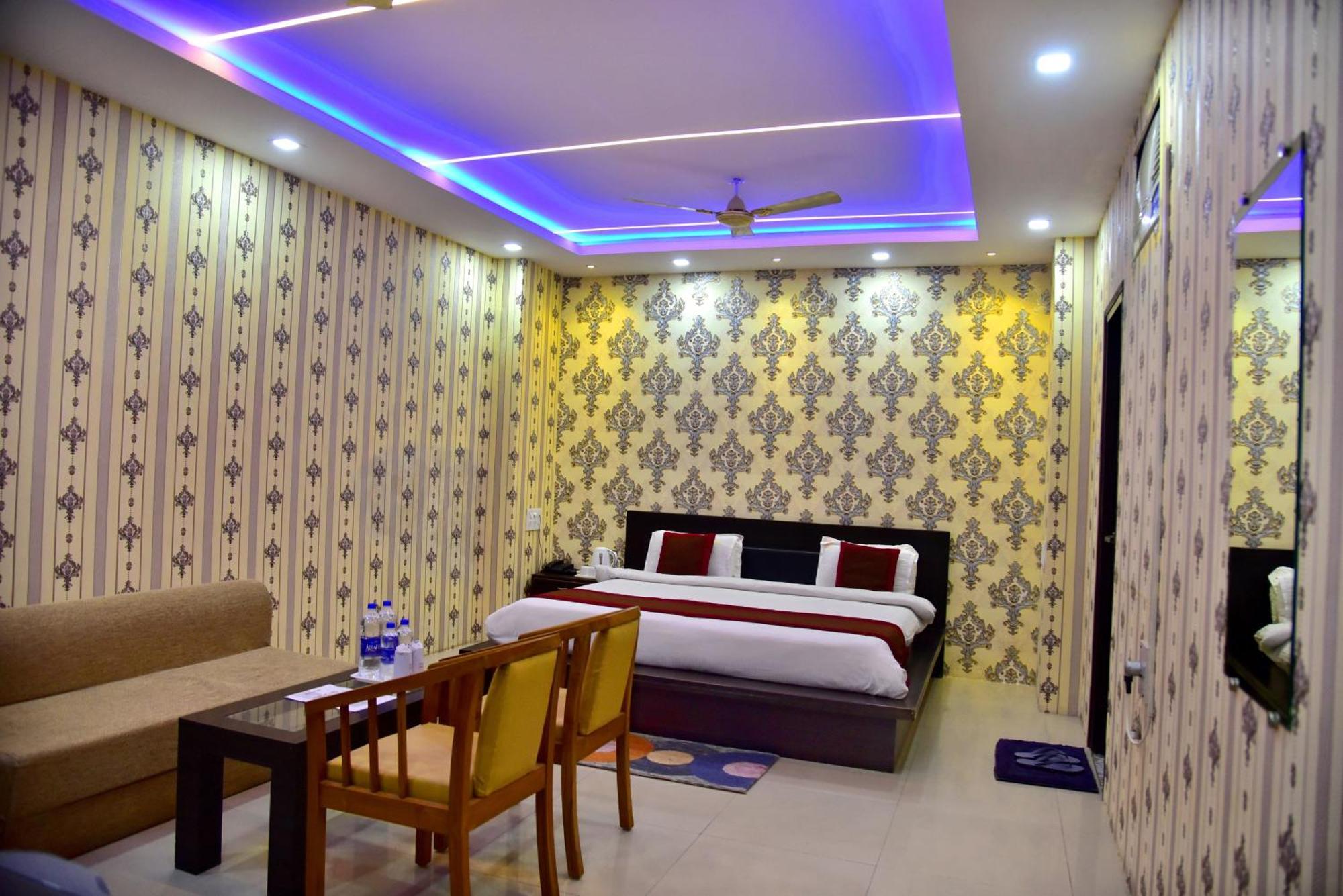 Hotel Nexus L Hotels In Charbagh Λάκναου Εξωτερικό φωτογραφία
